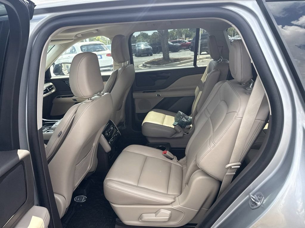 Certified 2023 Lincoln Aviator 2WD w/ Premium Package image 15