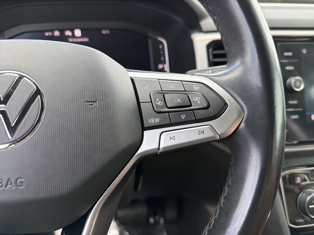 Used 2020 Volkswagen Atlas Cross Sport SEL FWD image 29