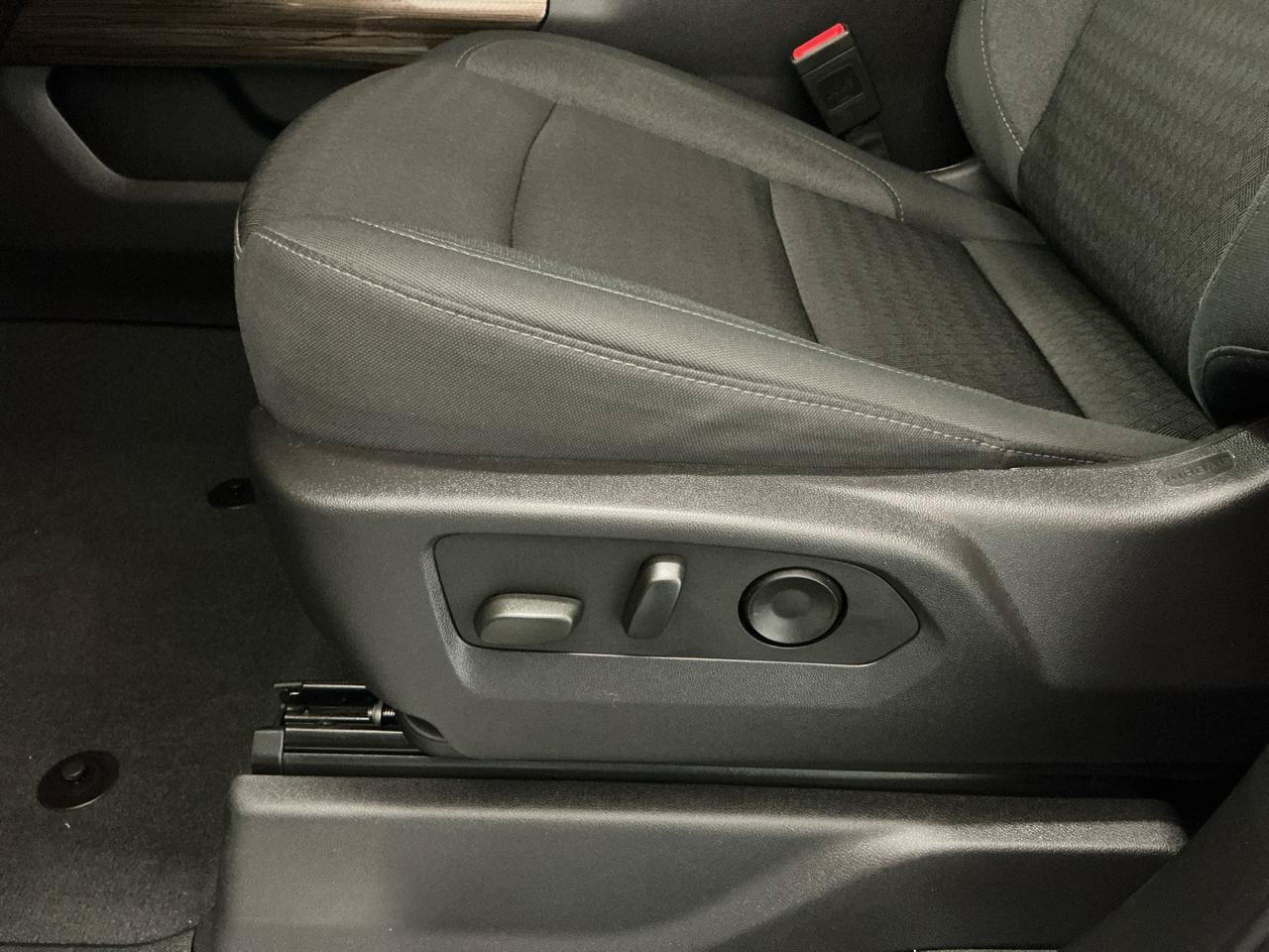 Used 2024 Chevrolet Silverado 1500 LT Trail Boss w/ Protection Package AWD/4WD image 16