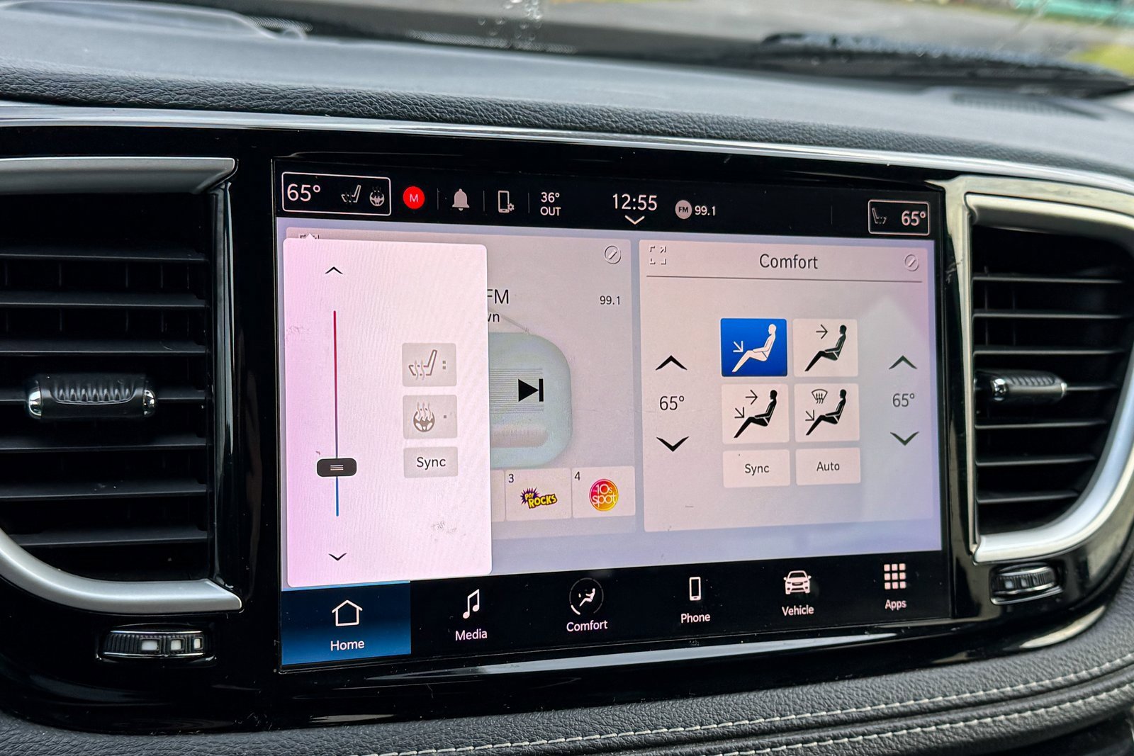 Used 2022 Chrysler Pacifica Touring-L image 19