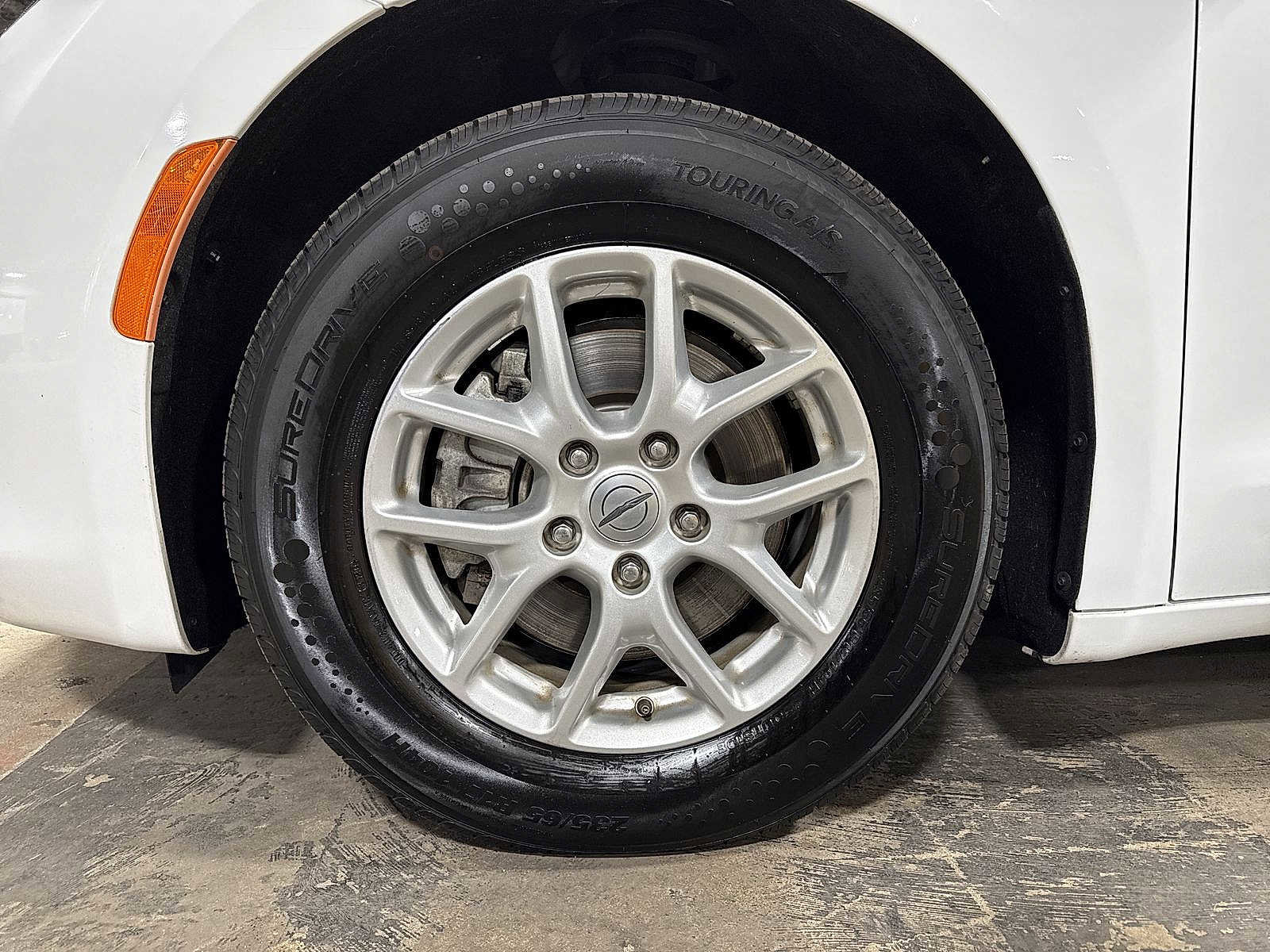 Used 2022 Chrysler Voyager LX image 10