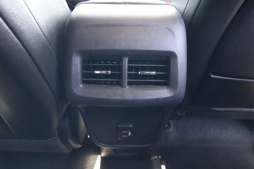 Used 2024 GMC Terrain SLT AWD/4WD image 33