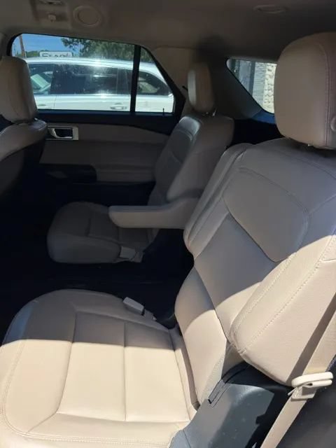 Used 2020 Ford Explorer XLT w/ Equipment Group 202A RWD image 5