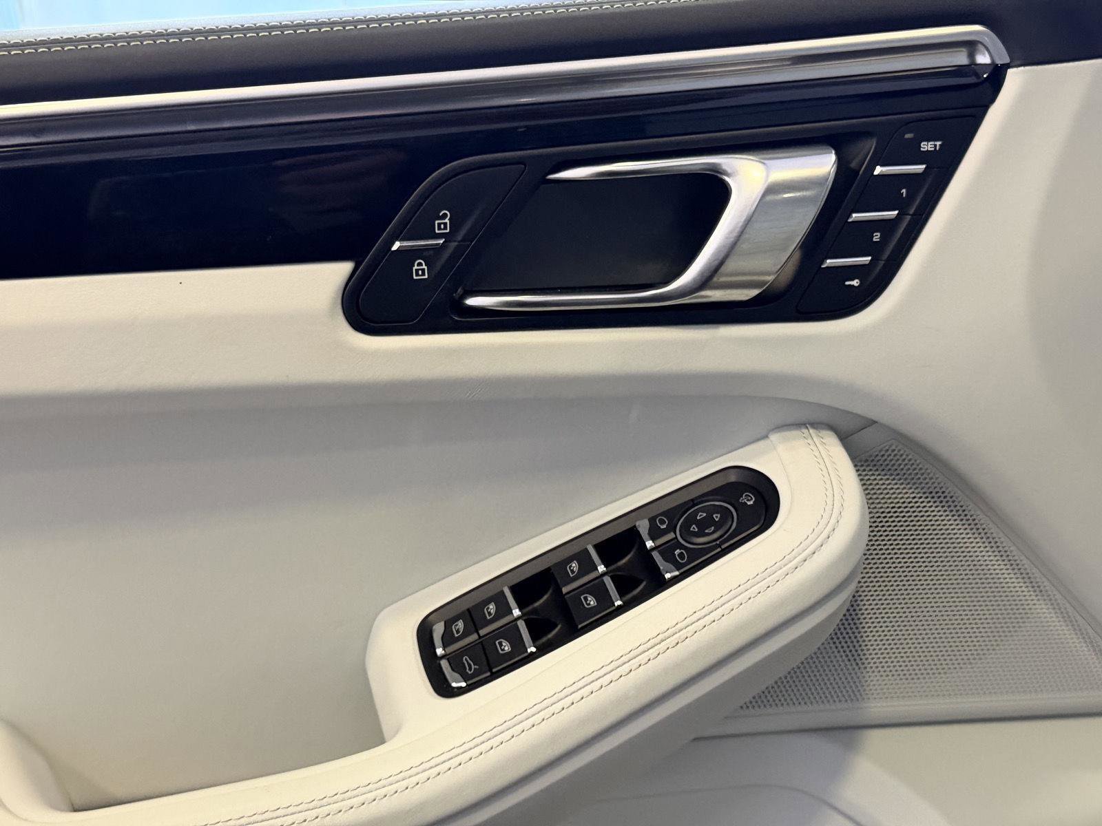 Used 2023 Porsche Macan S image 15