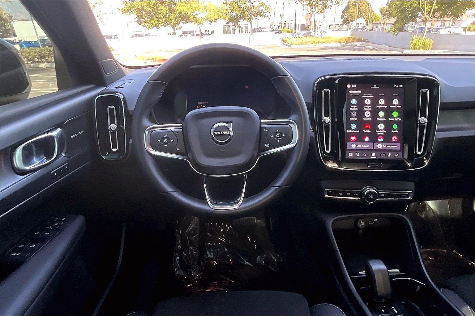 Used 2023 Volvo XC40 Recharge Ultimate AWD/4WD image 5
