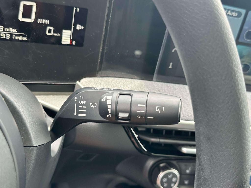 Used 2025 Nissan Kicks SV w/ SV Premium Package AWD/4WD image 21