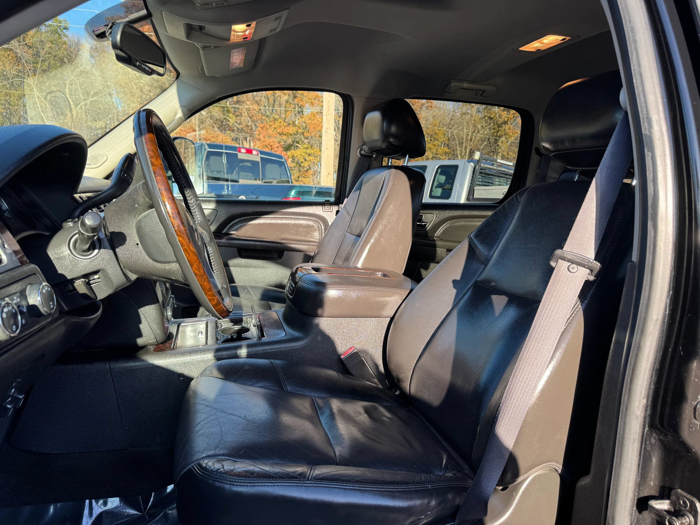 Used 2011 GMC Sierra 3500 Denali AWD/4WD image 15