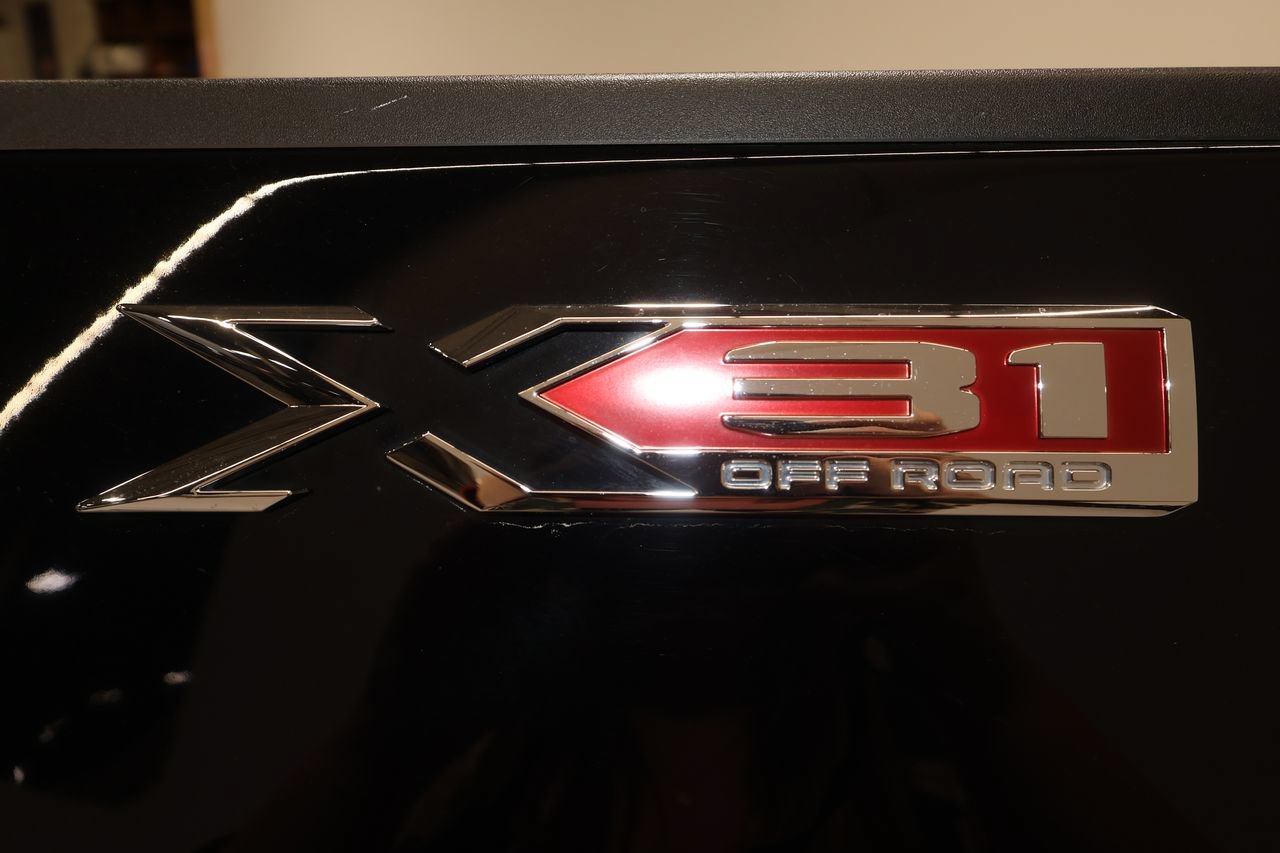 Used 2024 GMC Sierra 2500 SLT w/ SLT Convenience Package AWD/4WD image 37