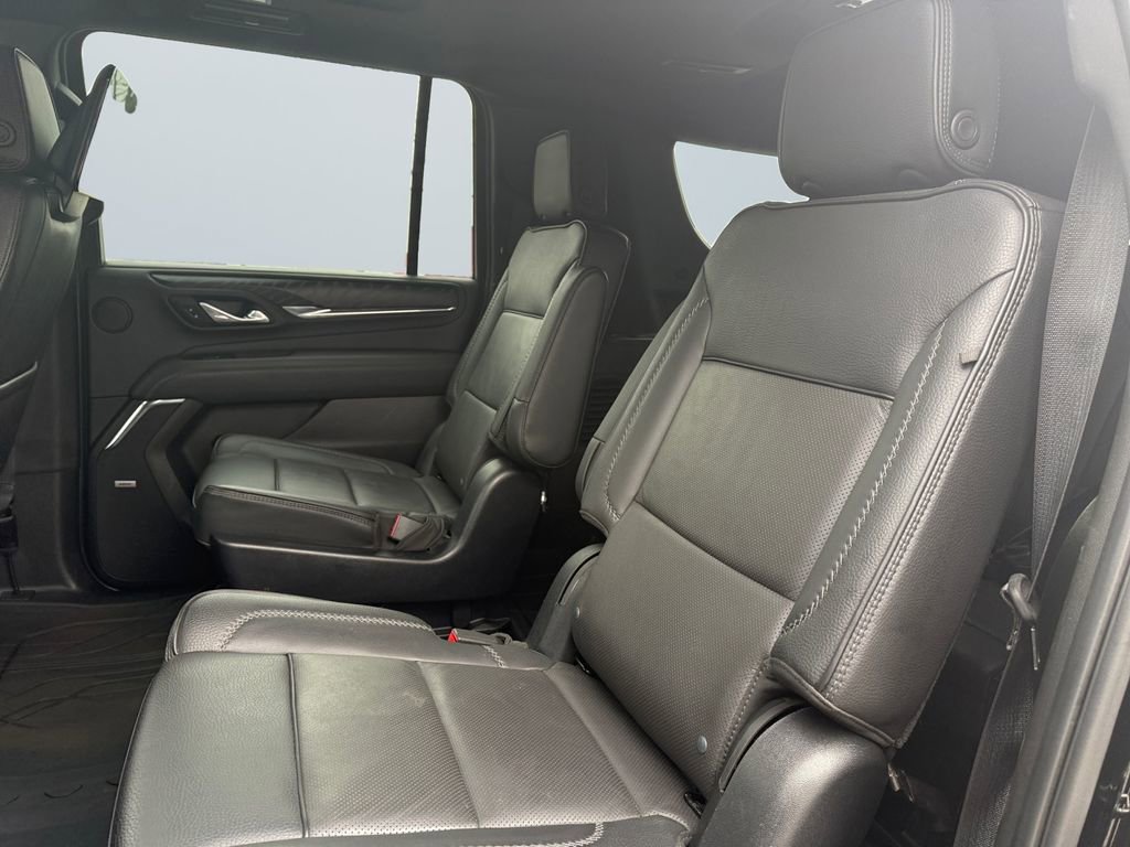 Used 2023 GMC Yukon XL Denali image 13