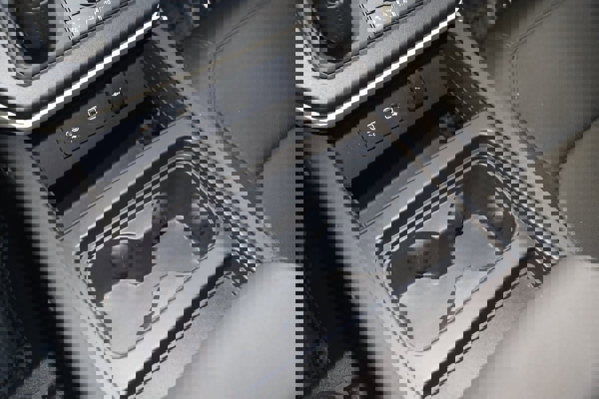 Used 2023 Land Rover Defender 110 S image 36