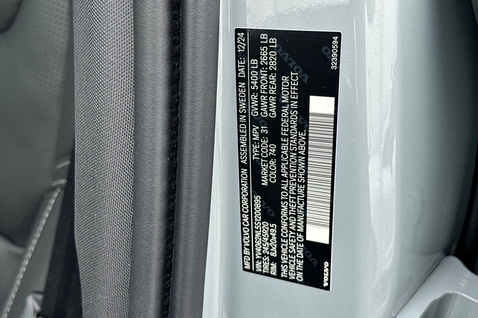 New 2025 Volvo V90 B6 Cross Country Ultra w/ Protection Package Premier image 24