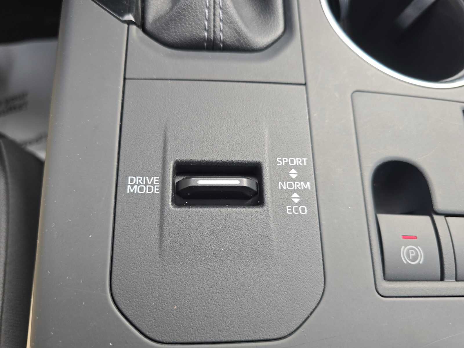 Certified 2025 Toyota Highlander XLE FWD image 33