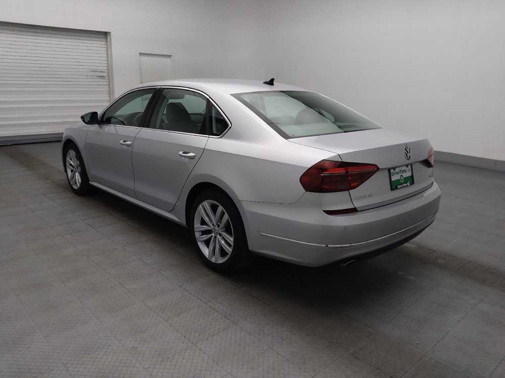 Used 2018 Volkswagen Passat 2.0T SE FWD image 3