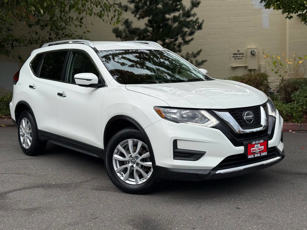 Used 2019 Nissan Rogue SV AWD/4WD image 3