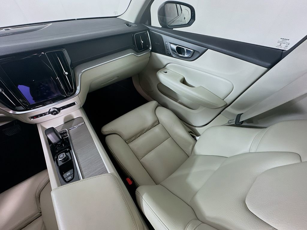 Used 2023 Volvo S60 B5 Ultimate image 11