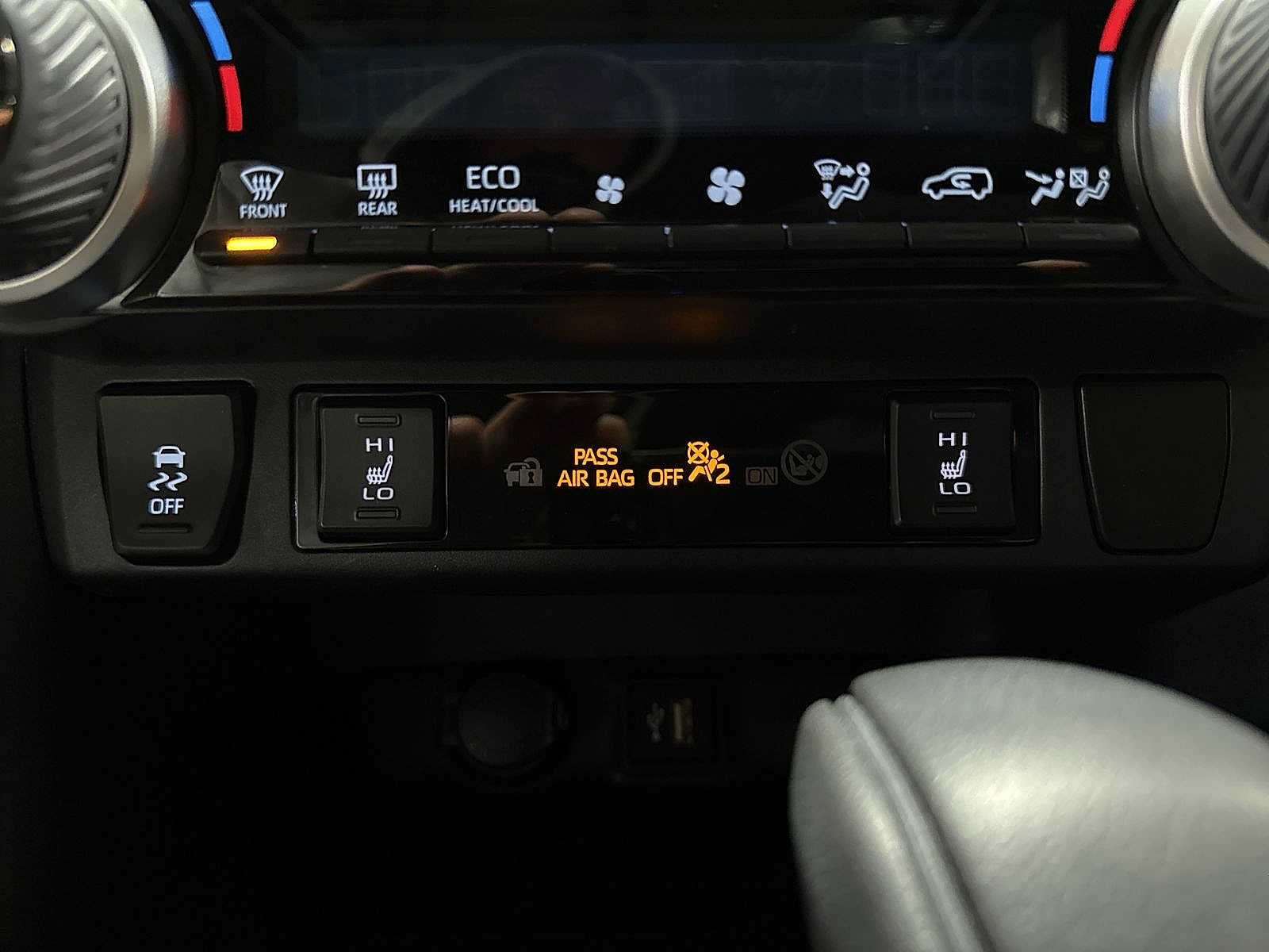 Used 2024 Toyota RAV4 XLE w/ Convenience Package AWD/4WD image 36