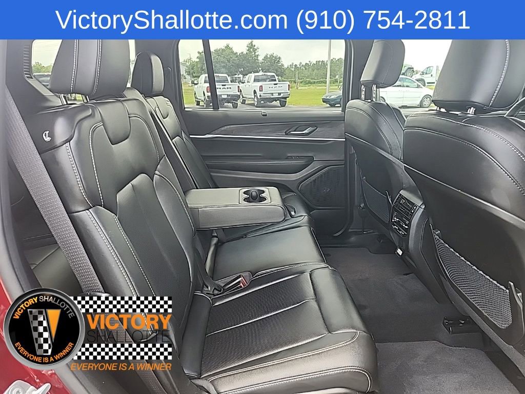 Used 2025 Jeep Grand Cherokee L Limited w/ Luxury Tech Group II AWD/4WD image 42