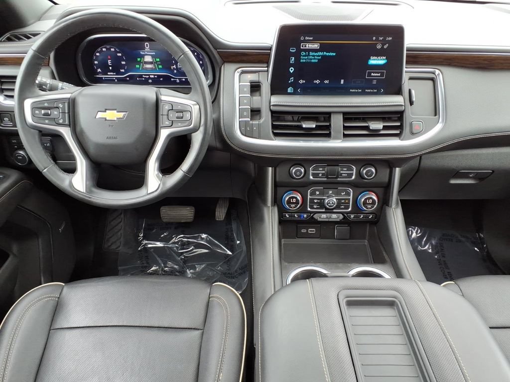Used 2023 Chevrolet Suburban Premier AWD/4WD image 21