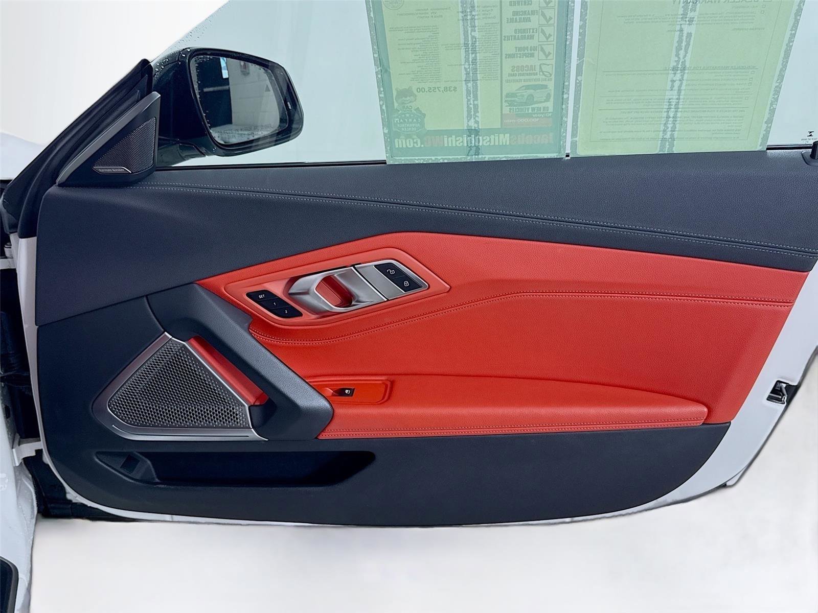 Used 2022 BMW Z4 sDrive30i w/ Dynamic Handling Package image 9