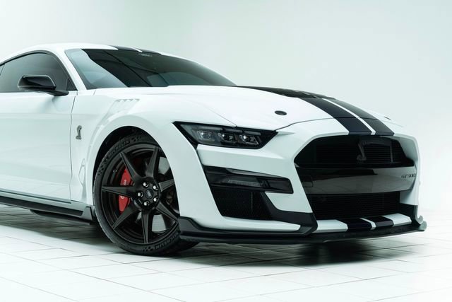 Used 2021 Ford Mustang Shelby GT500 w/ Carbon Fiber Track Pack image 4