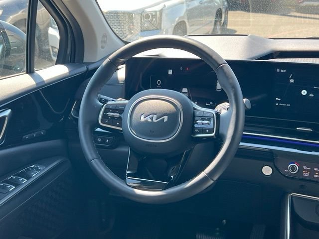 Certified 2025 Kia Carnival SX Prestige FWD image 12