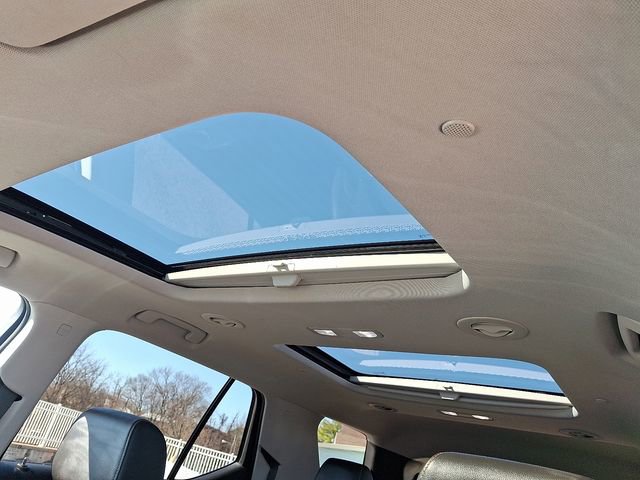 Used 2020 Chevrolet Traverse Premier w/ Redline Edition image 16