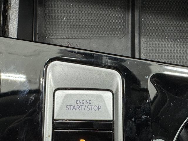 Used 2024 Volkswagen Atlas SE w/ Panoramic Sunroof Package FWD image 27