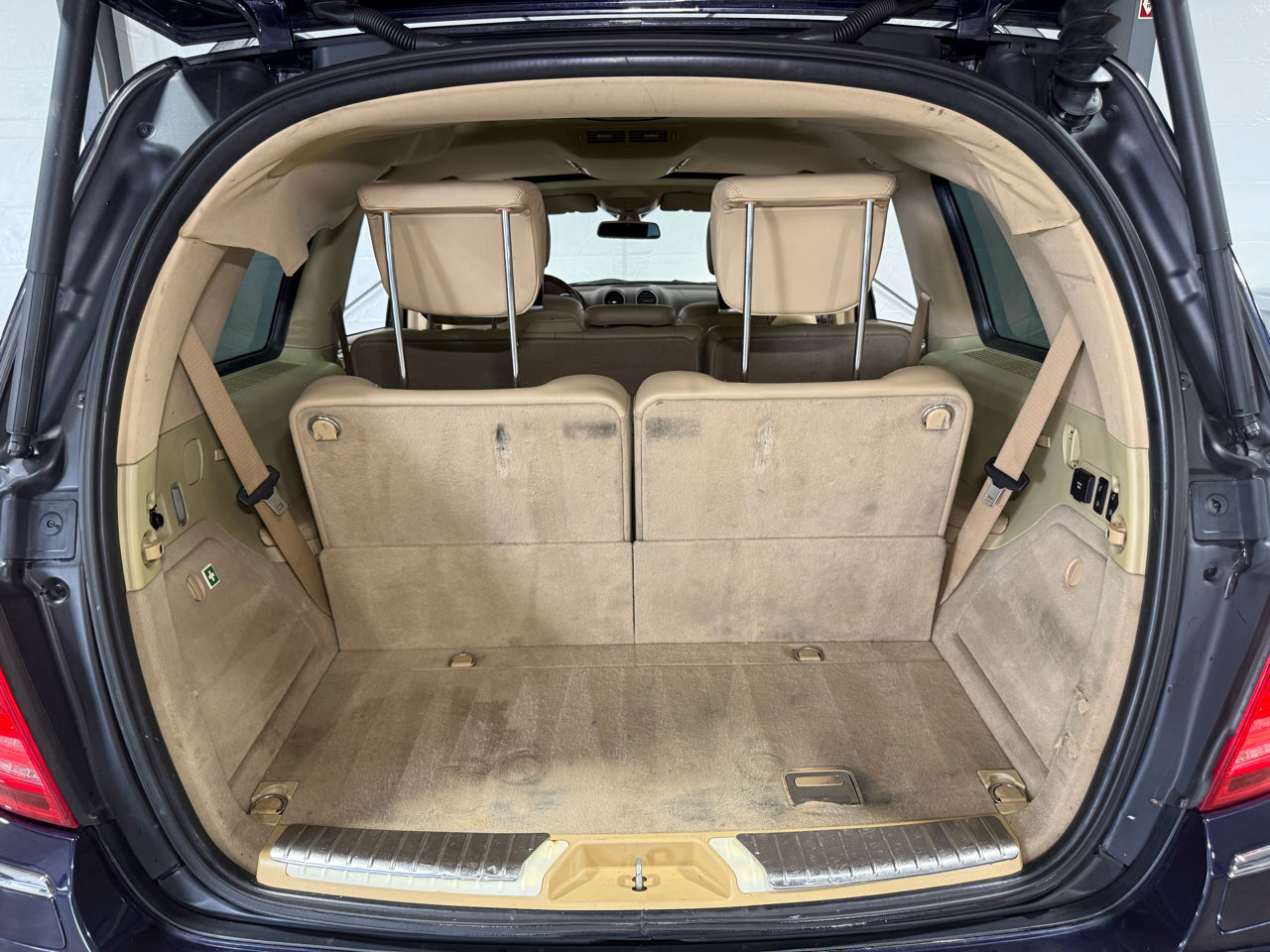 Used 2010 Mercedes-Benz GL 550 4MATIC image 36