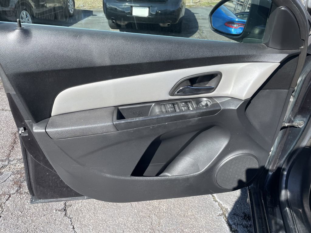 Used 2012 Chevrolet Cruze LS w/ Connectivity Package image 9
