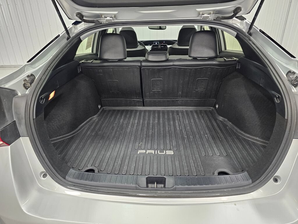 Used 2019 Toyota Prius XLE AWD/4WD image 15