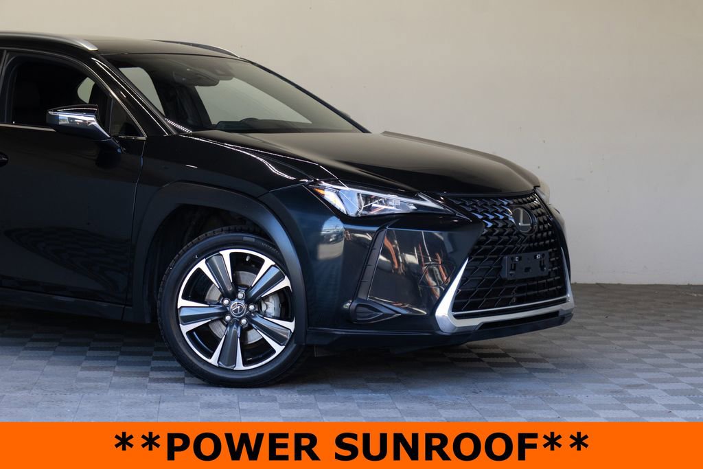 Used 2020 Lexus UX 200 w/ Premium Package FWD image 3
