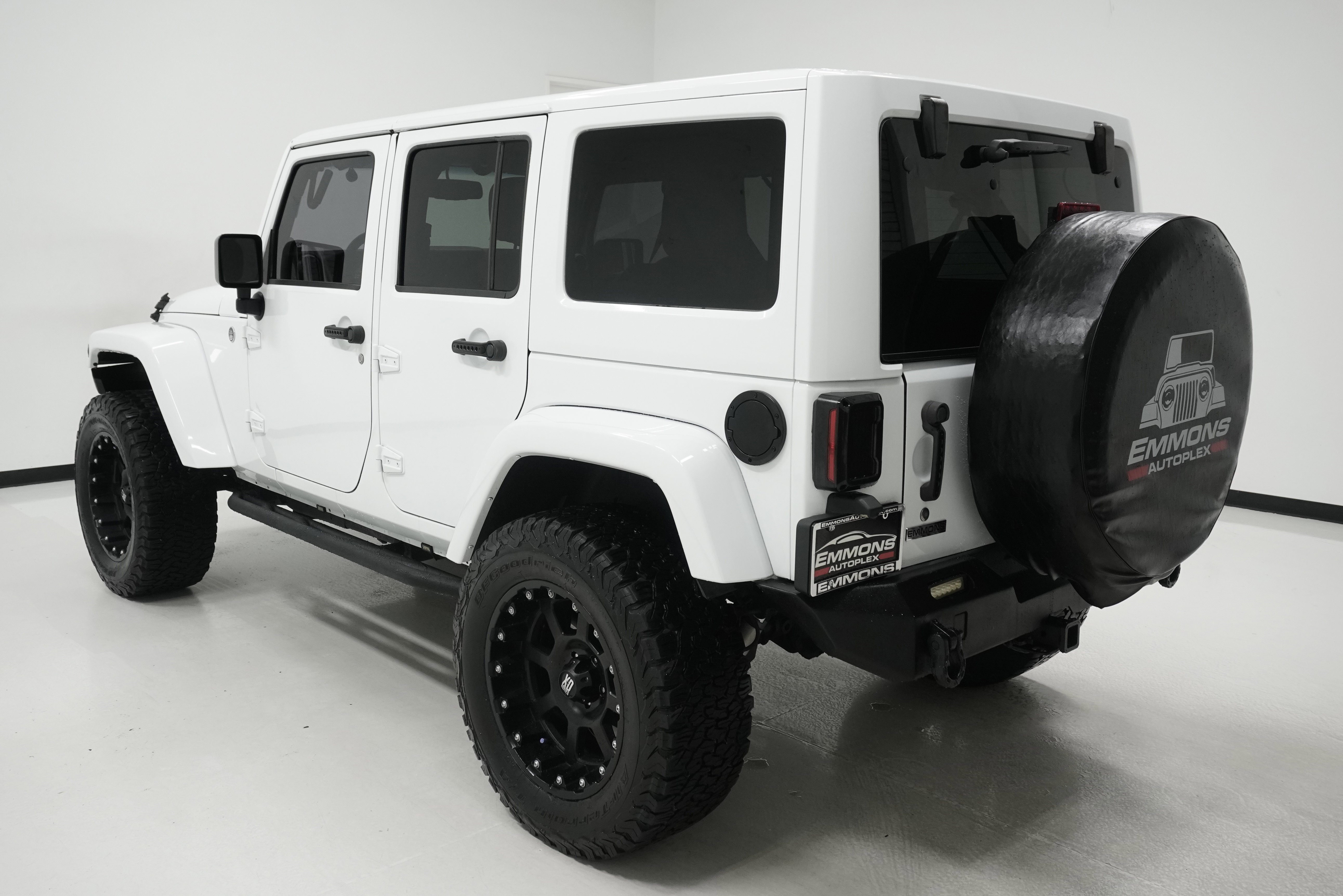 Used 2014 Jeep Wrangler Unlimited Sahara w/ Max Tow Package image 6