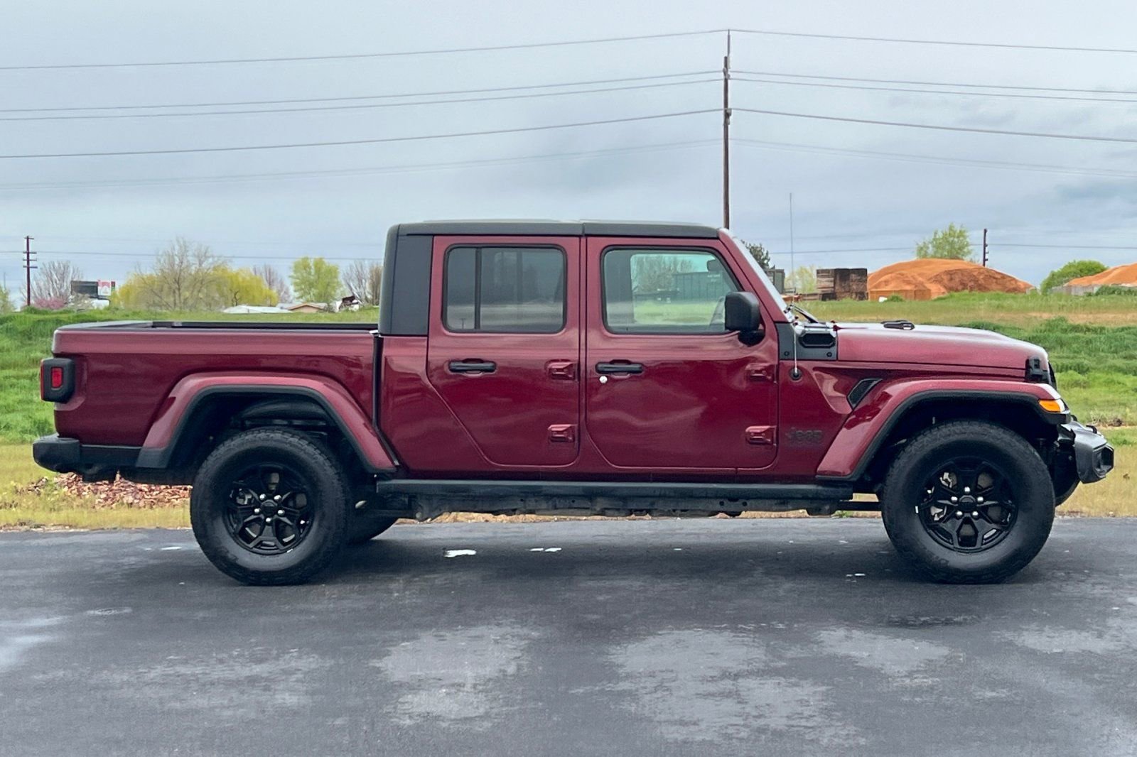 Used 2021 Jeep Gladiator Sport image 3