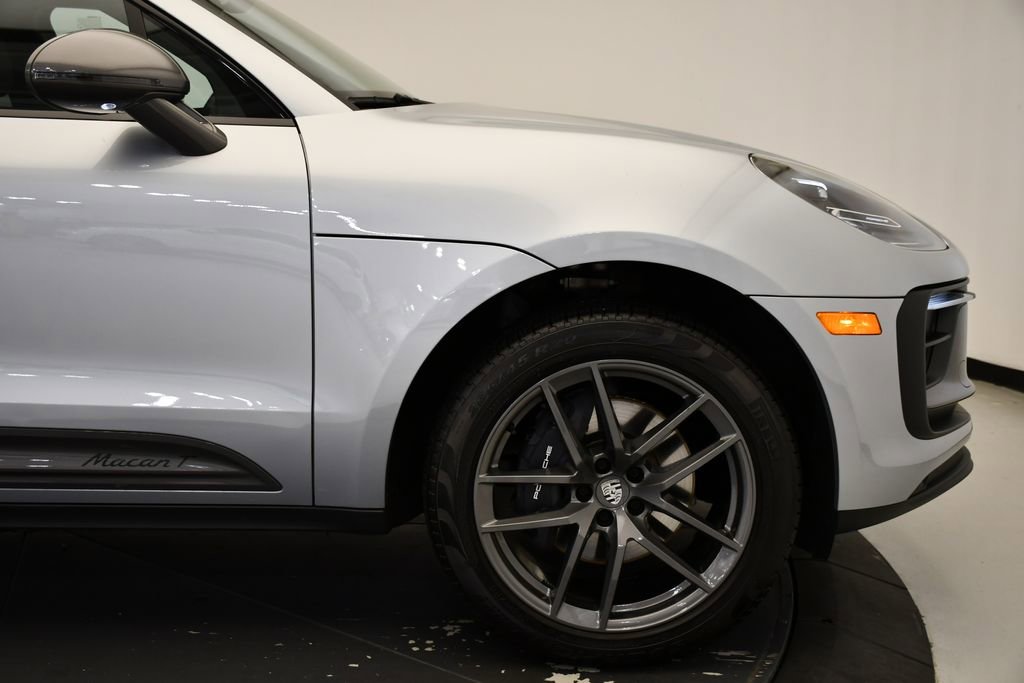 Certified 2025 Porsche Macan Turbo image 14