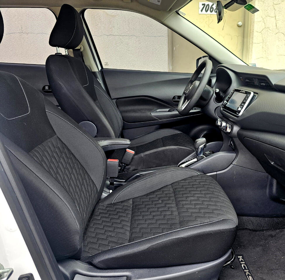 Used 2021 Nissan Kicks S image 19