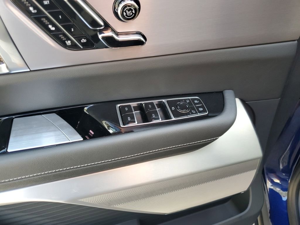 New 2026 Cadillac Vistiq Sport image 29