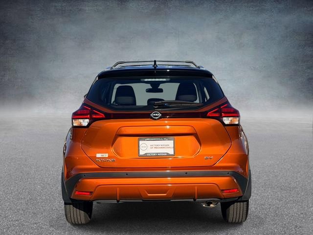 Used 2023 Nissan Kicks SV image 3