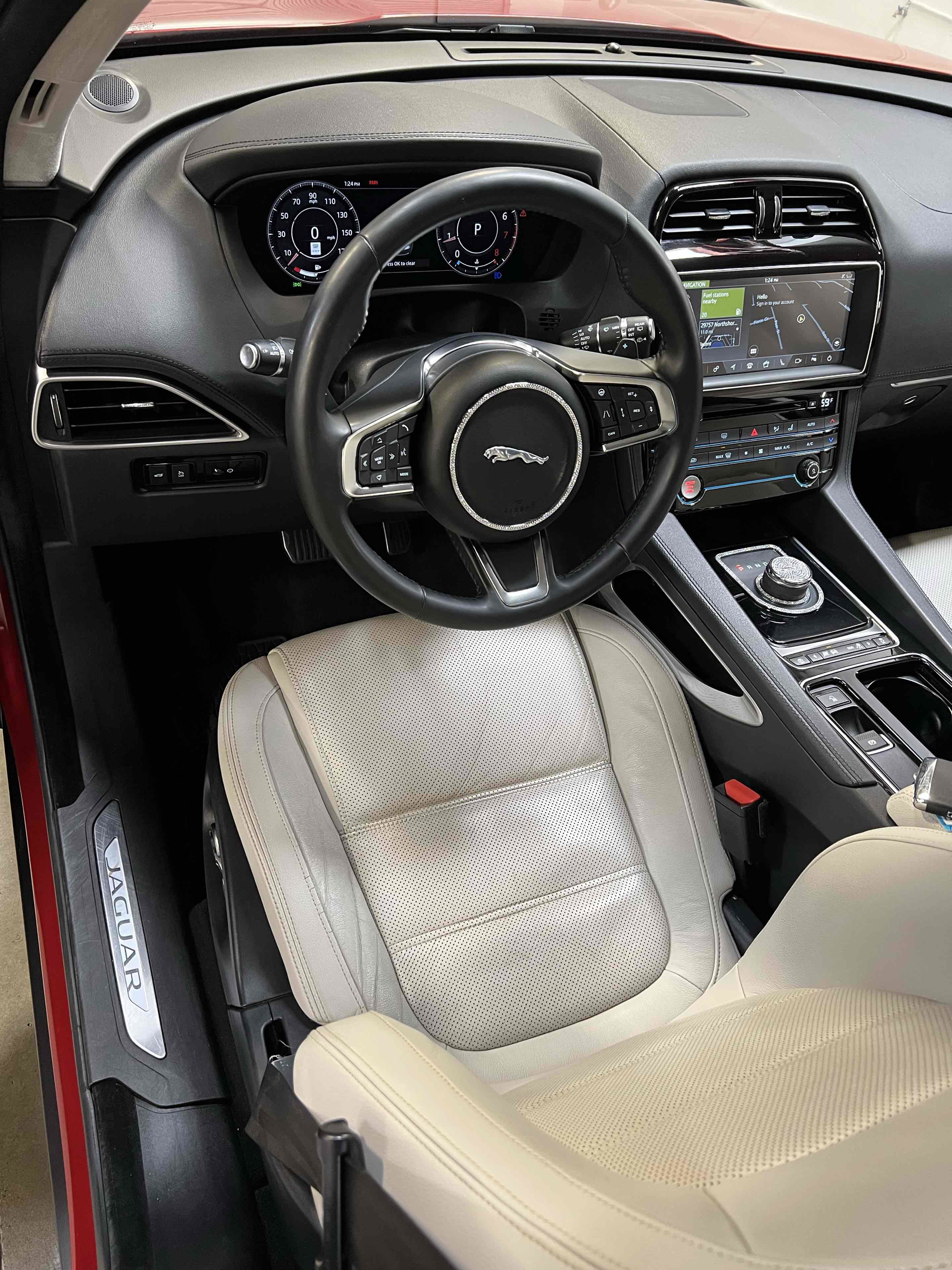 Used 2019 Jaguar F-PACE Prestige image 30