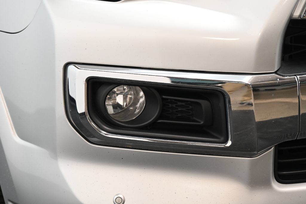 Used 2018 Toyota 4Runner Limited AWD/4WD image 10