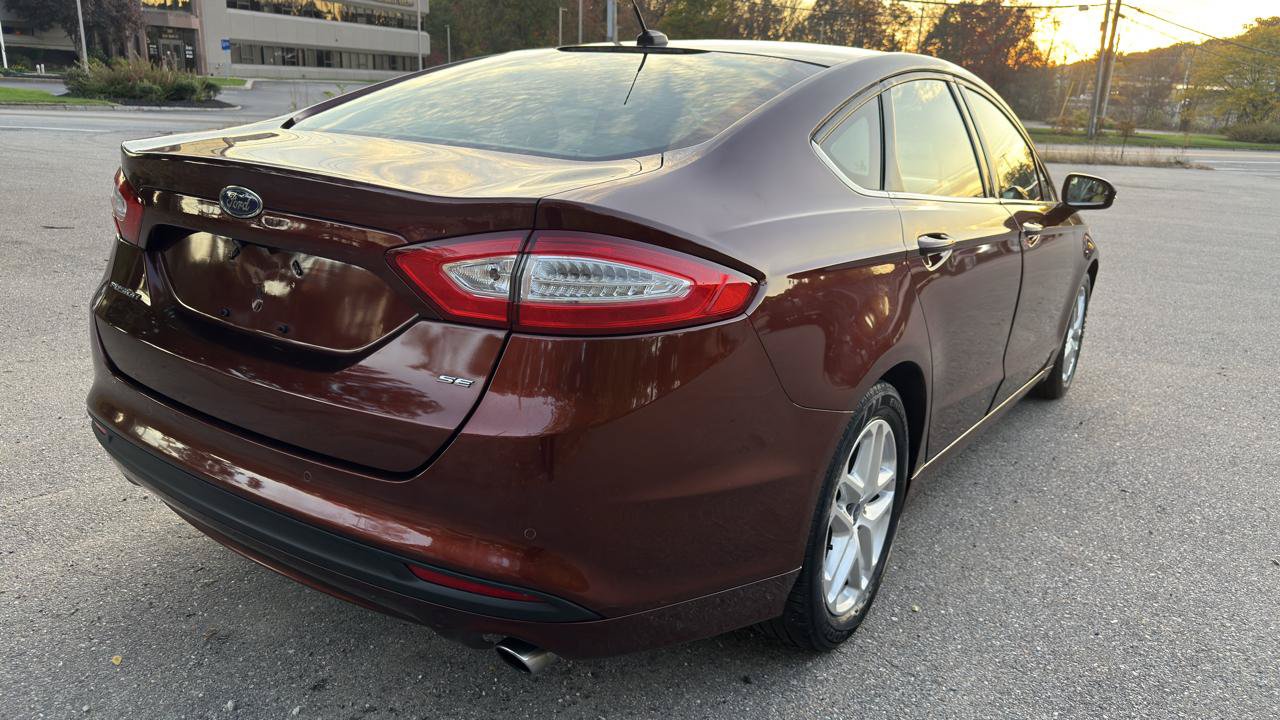 Used 2016 Ford Fusion SE FWD image 5