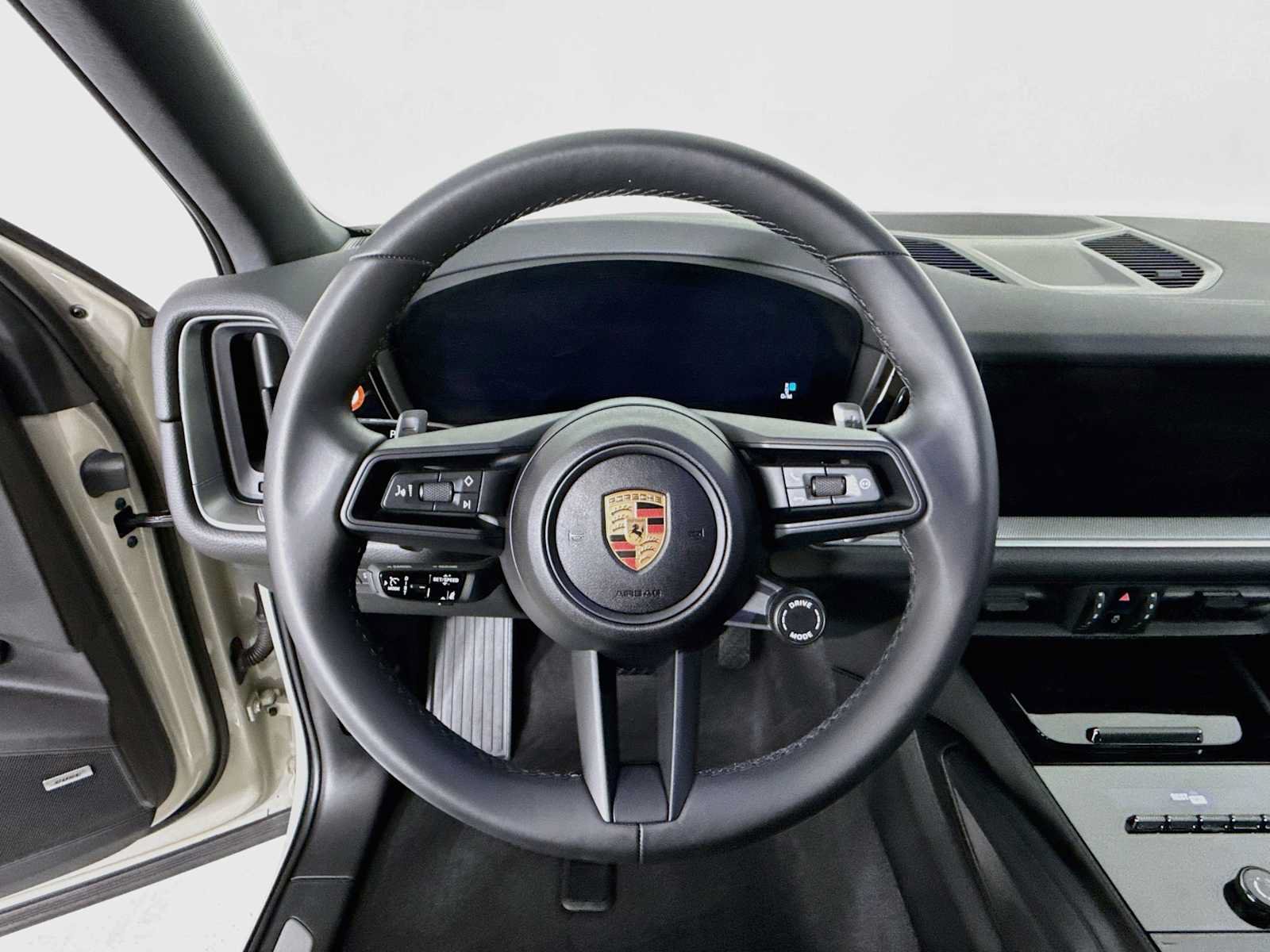 Certified 2025 Porsche Cayenne AWD/4WD image 15