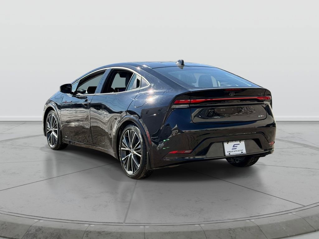 Used 2024 Toyota Prius XLE image 5
