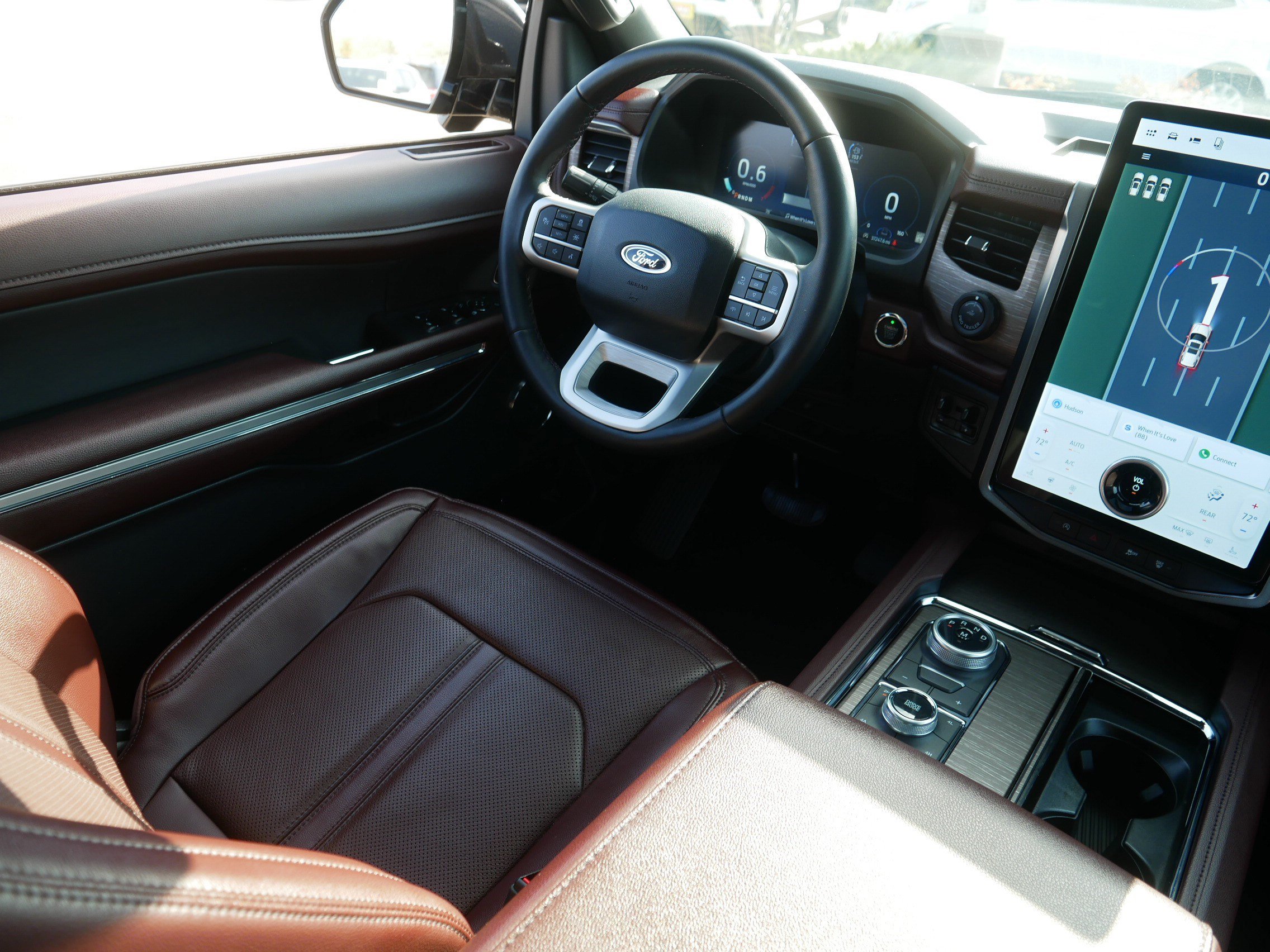 Used 2024 Ford Expedition Limited AWD/4WD image 9