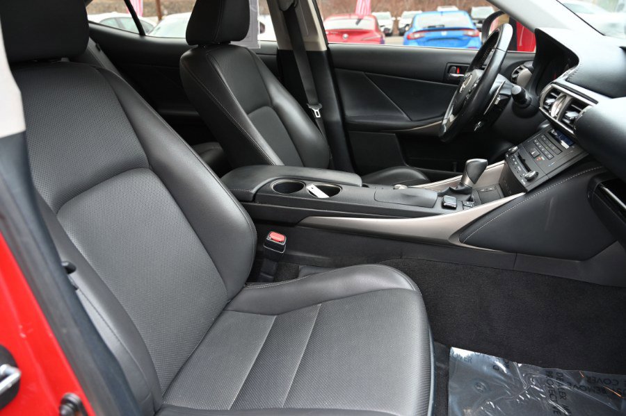 Used 2016 Lexus IS 300 4dr Sdn AWD w/ Navigation System Package image 16