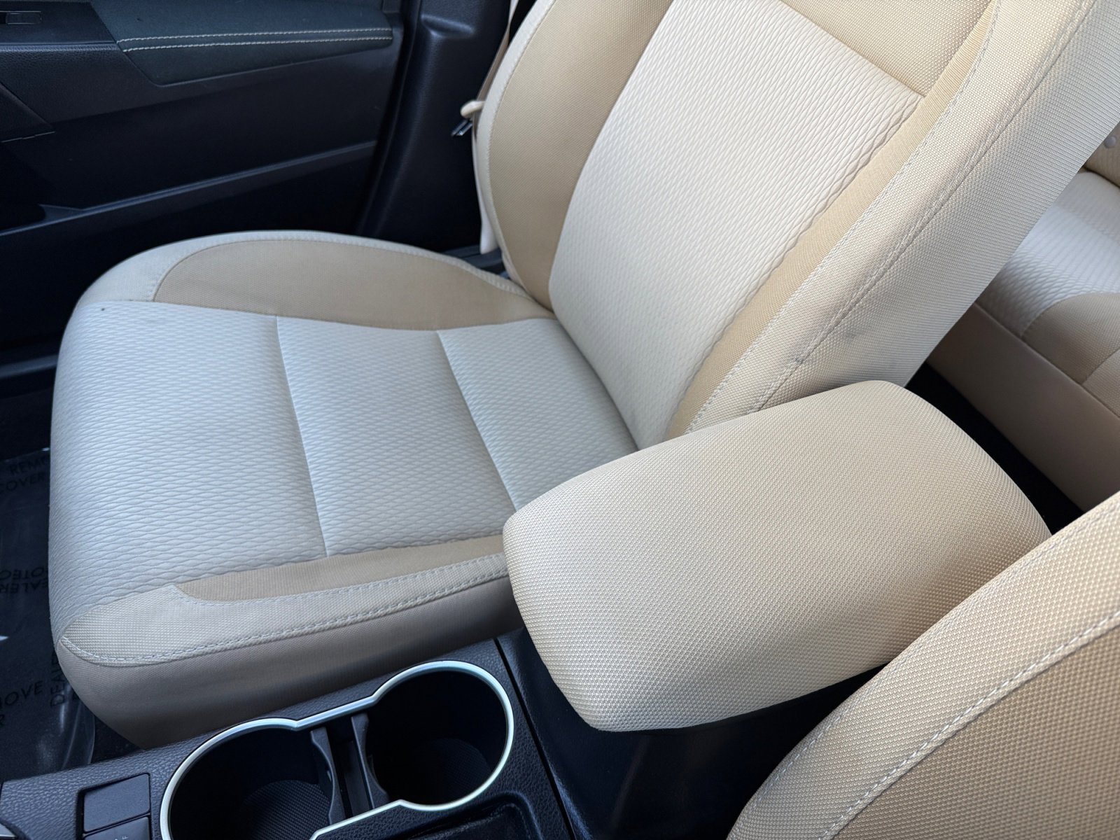 Used 2017 Toyota Corolla LE image 14