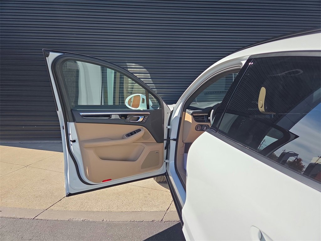 New 2026 Porsche Macan image 39