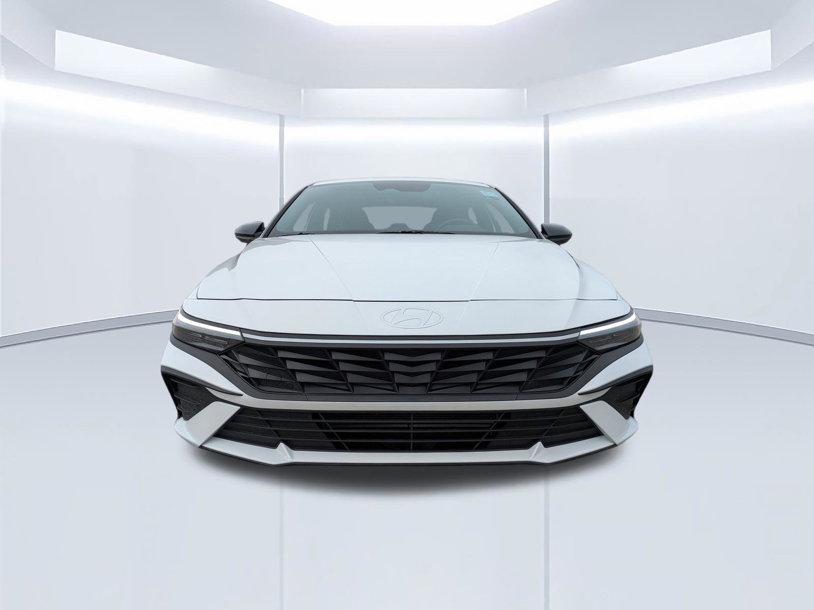 Certified 2025 Hyundai Elantra Sport image 9