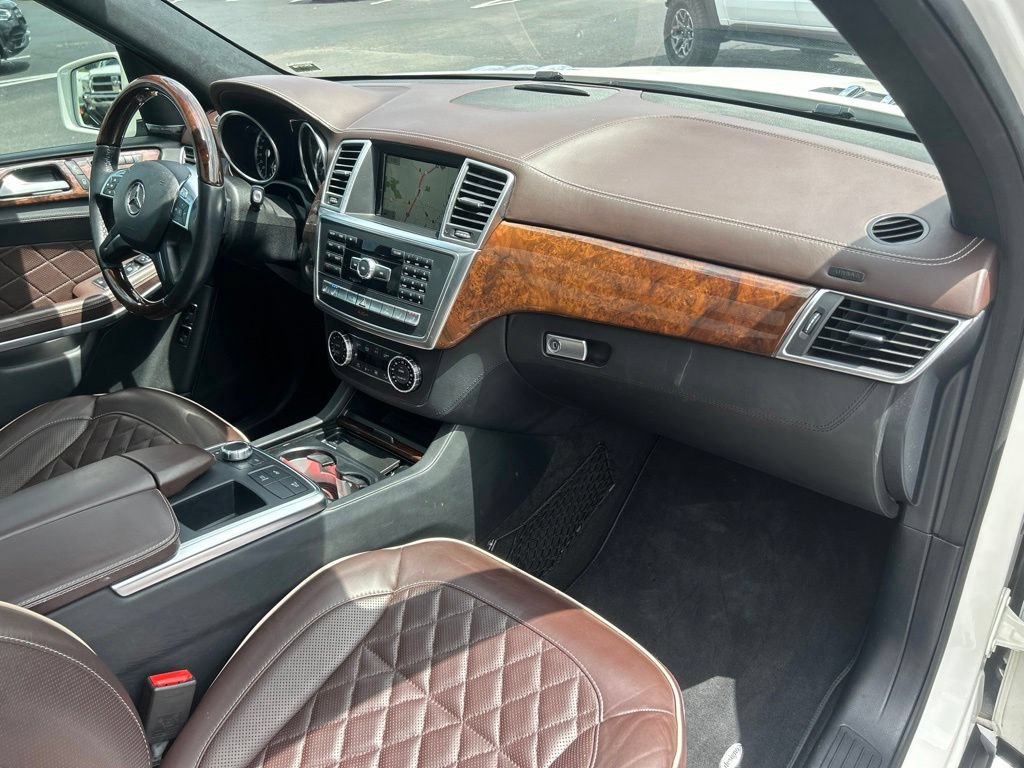 Used 2014 Mercedes-Benz GL 550 4MATIC image 51