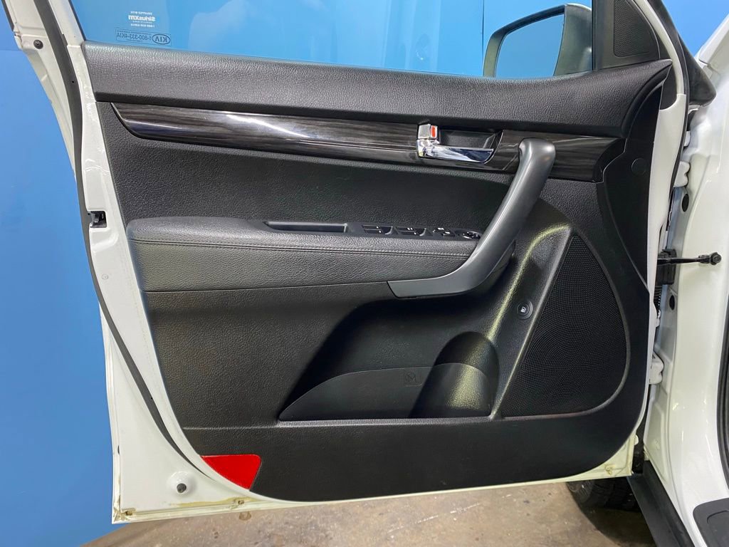 Used 2012 Kia Sorento LX image 32