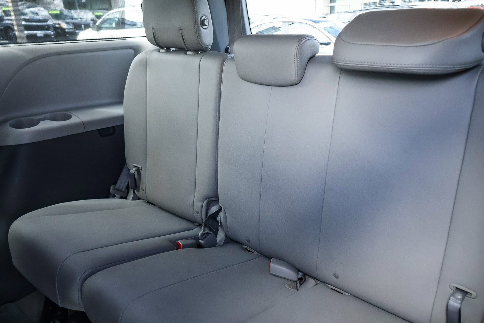 Used 2015 Toyota Sienna XLE Premium FWD image 17